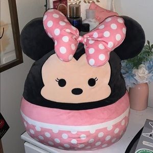 Minnie Mouse 14” Squishmallow